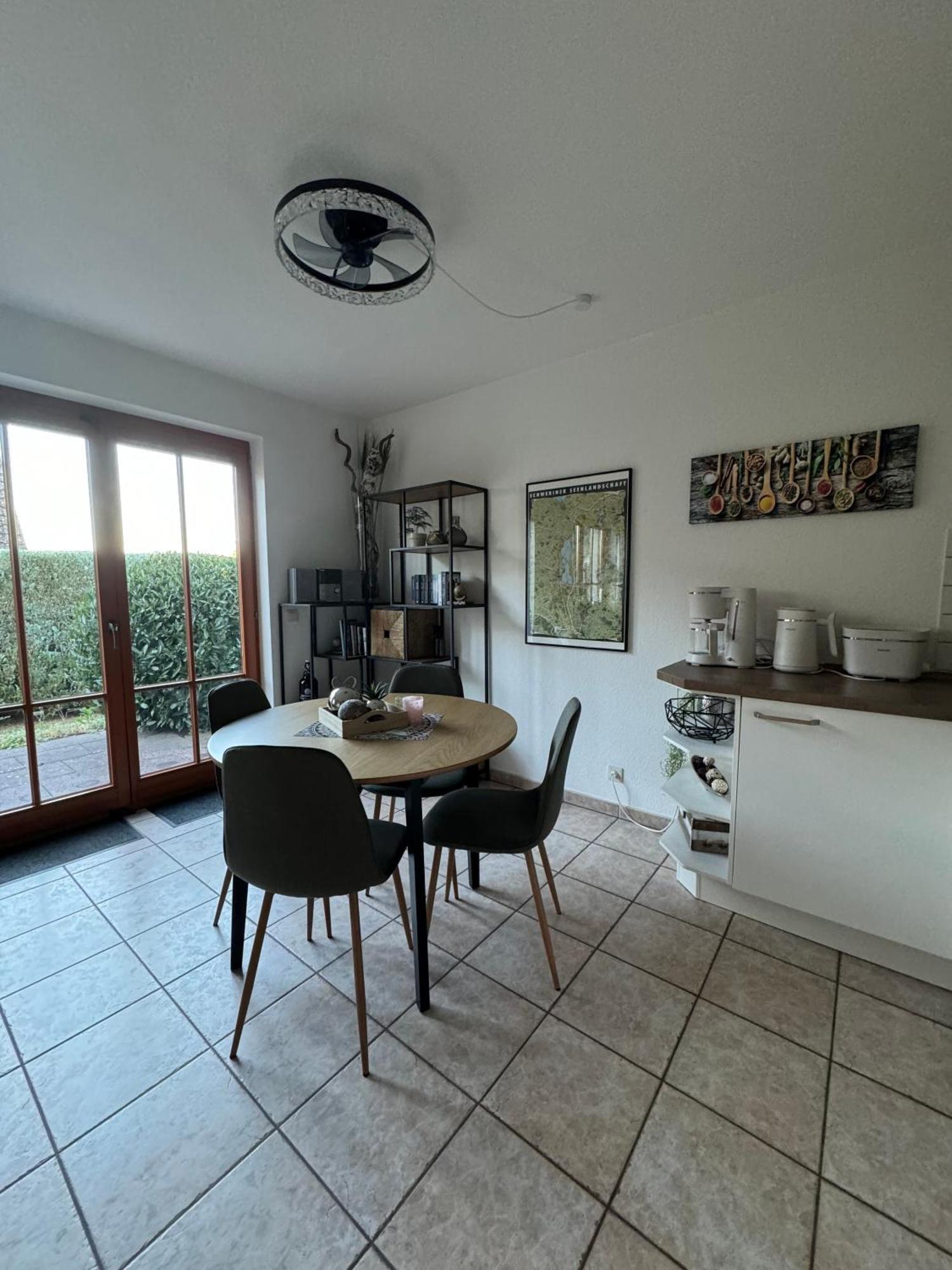 Raben Steinfeld Ferienwohnung Stoerblick Schwerin מראה חיצוני תמונה